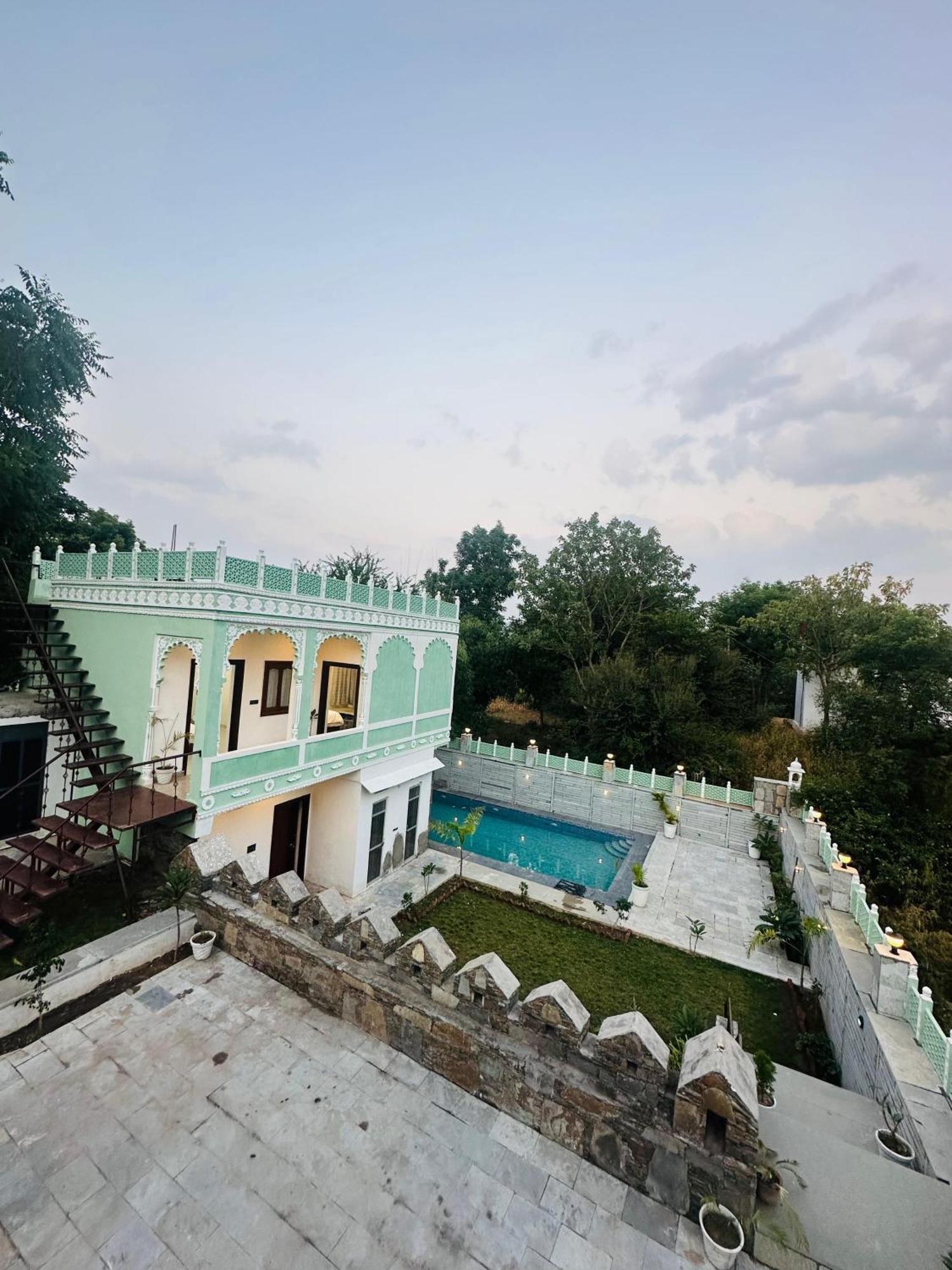 Rajasthan Haveli Villa อุเดเปอร์ ภายนอก รูปภาพ